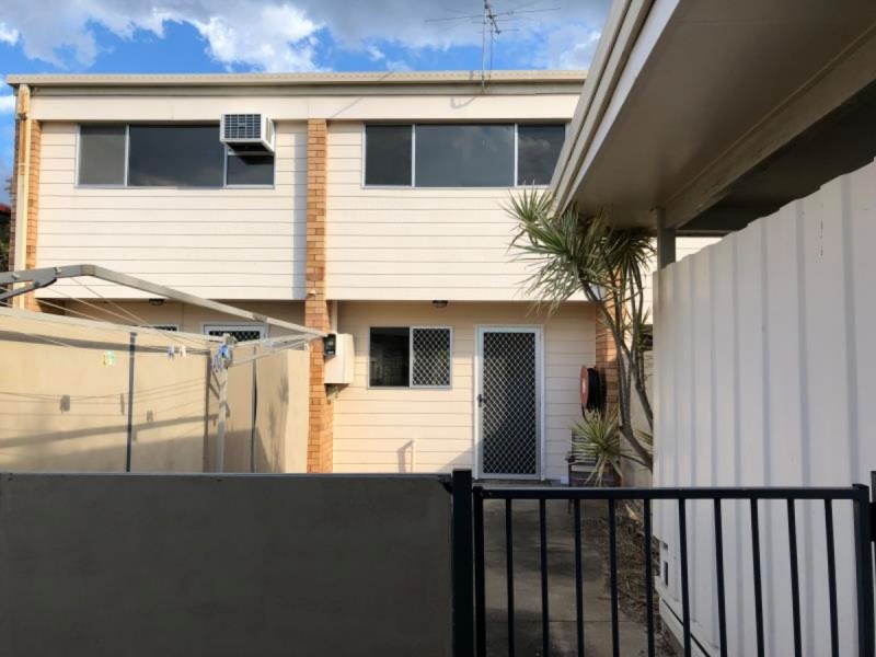 2/227 Flowers Avenue, Frenchville QLD 4701